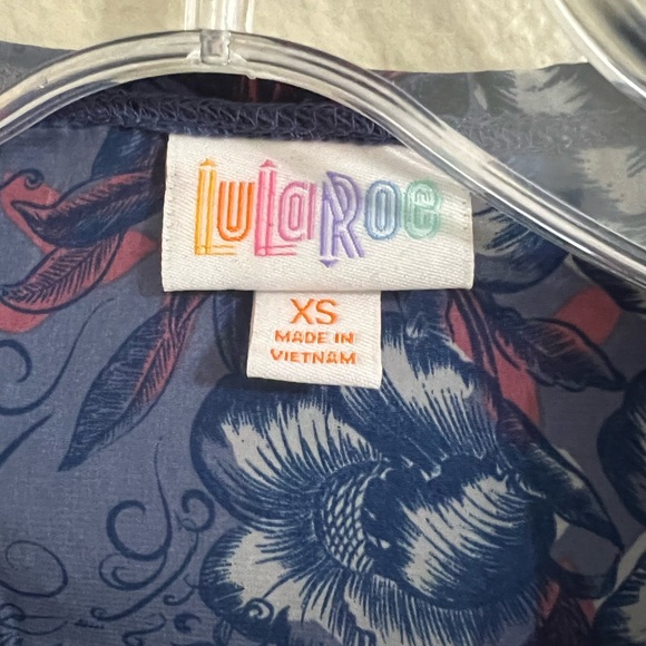 3/$15 LuLaRoe Joy Blue Floral Sleeveless Longline Vest - Picture 2 of 6